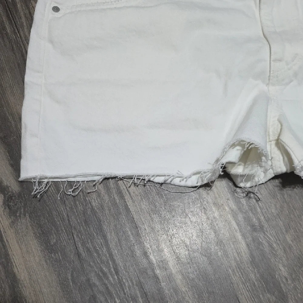 NWT Madewell White Denim Cutoff Shorts Size 33